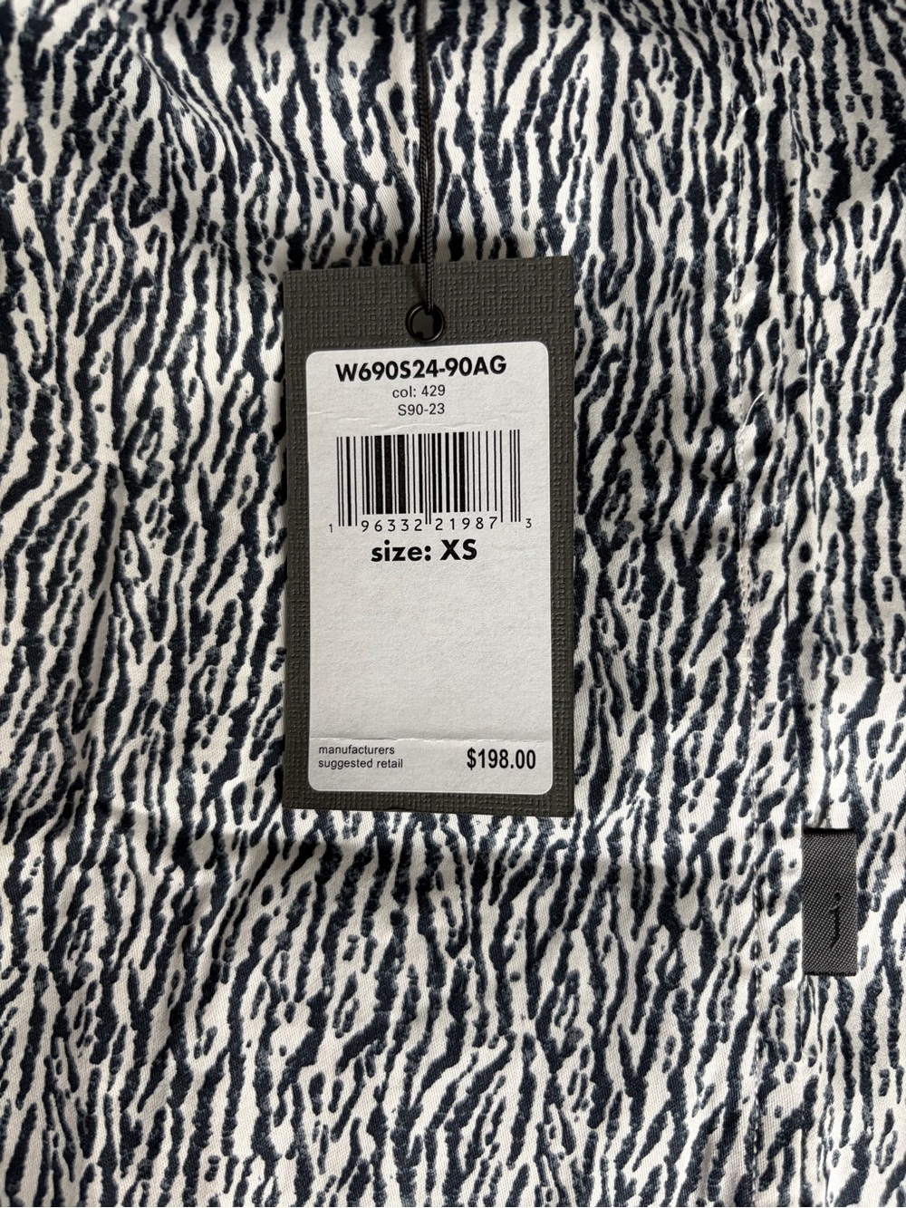 John Varvatos Black & White Short-Sleeve Button-Down Shirt - Picture 4 of 6